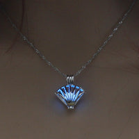 Glow-in-the-Dark Shell Necklace – Multicolor Ocean Pendant for Beach & Boho Style