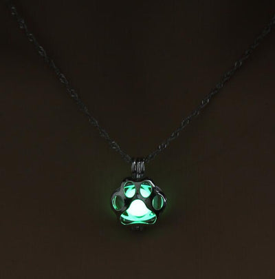 Radiant Paw Necklace - Glow-in-the-Dark Pet Lover's Symbol