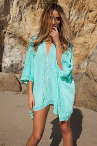 Elegant Summer Dresses & Beachwear for Women – Lightweight Pareos & Stylish Beach Dresses