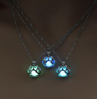 Radiant Paw Necklace - Glow-in-the-Dark Pet Lover's Symbol