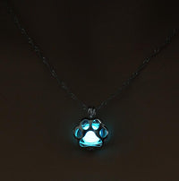 Radiant Paw Necklace - Glow-in-the-Dark Pet Lover's Symbol