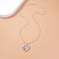 Glow-in-the-Dark Hollow Pendant Necklace – 45 cm Luminous Jewelry