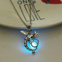 Mystical Glow Dragon Necklace – Fantasy Jewelry with Light-Up Pendant