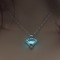 Glow-in-the-Dark Shell Necklace – Multicolor Ocean Pendant for Beach & Boho Style