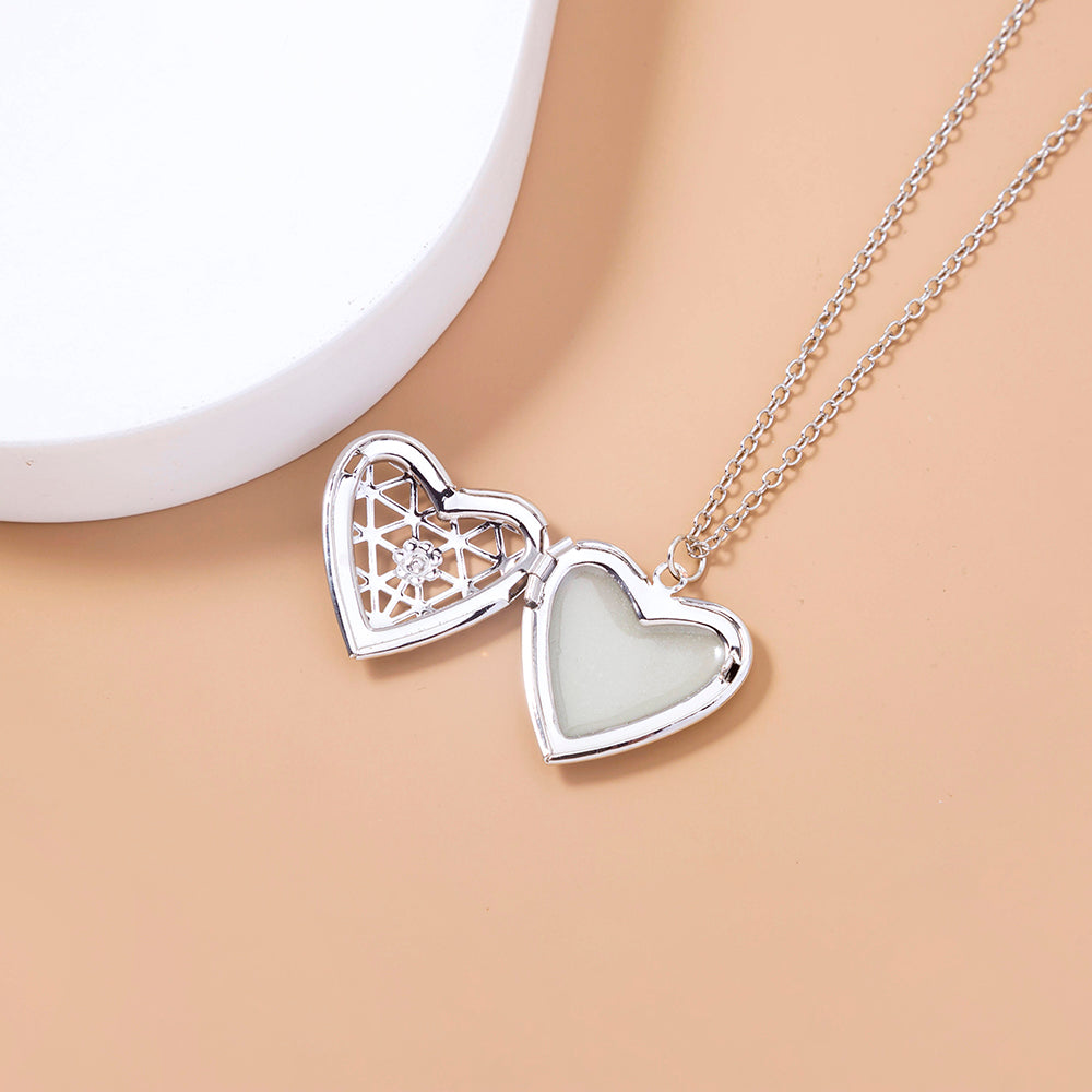 Glow‑in‑the‑Dark Hollow‑Out Necklace What Else You Got?