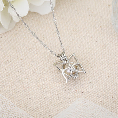 Glow-in-the-Dark Butterfly Necklace – Luminous Delicate Pendant for Women & Girls
