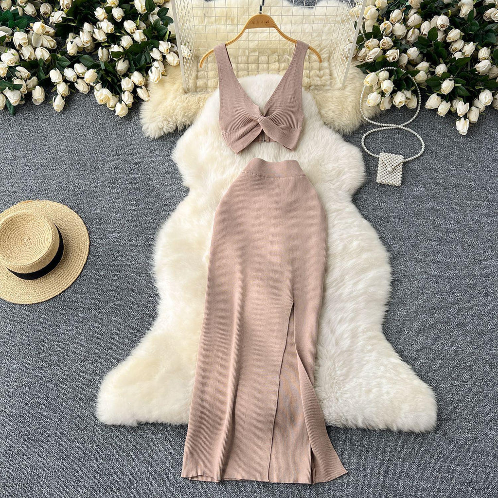 A Two-piece Knitted Vest With A Slimming, Body-hugging, Slit Skirt What Else You Got?