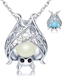 Glow-in-the-Dark Bat Necklace – Luminous Gothic Pendant for Halloween & Cosplay