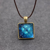Glow-in-the-Dark Pyramid Necklace – Luminous Geometric Pendant for Festivals & Nightlife