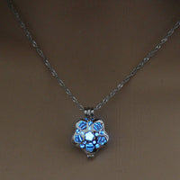 Glow-in-the-Dark Rose Necklace – Hollow Floral Pendant with 45 cm Chain