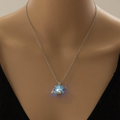 Y2K Kawaii Glow Bear Necklace – Luminous Polar Bear Pendant