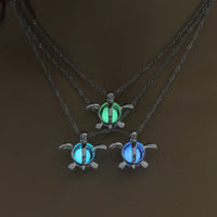 Glow-in-the-Dark Turtle Necklace – Multicolor Luminous Pendant 45 cm