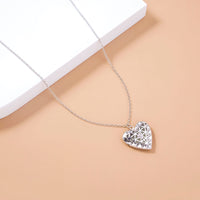 Glow-in-the-Dark Hollow Pendant Necklace – 45 cm Luminous Jewelry