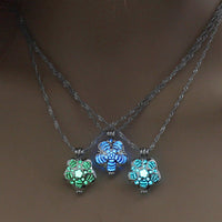 Glow-in-the-Dark Rose Necklace – Hollow Floral Pendant with 45 cm Chain