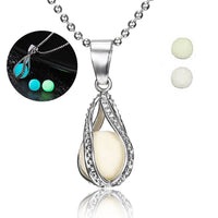Glow-in-the-Dark Hollow Pendant Necklace - Luminous Geometric Clavicle Chain for Women & Girls - Lightweight & Hypoallergenic