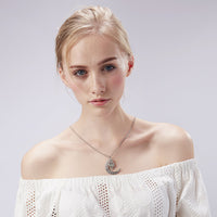 Glow-in-the-Dark Hollow Pendant Necklace - Luminous Geometric Clavicle Chain for Women & Girls - Lightweight & Hypoallergenic