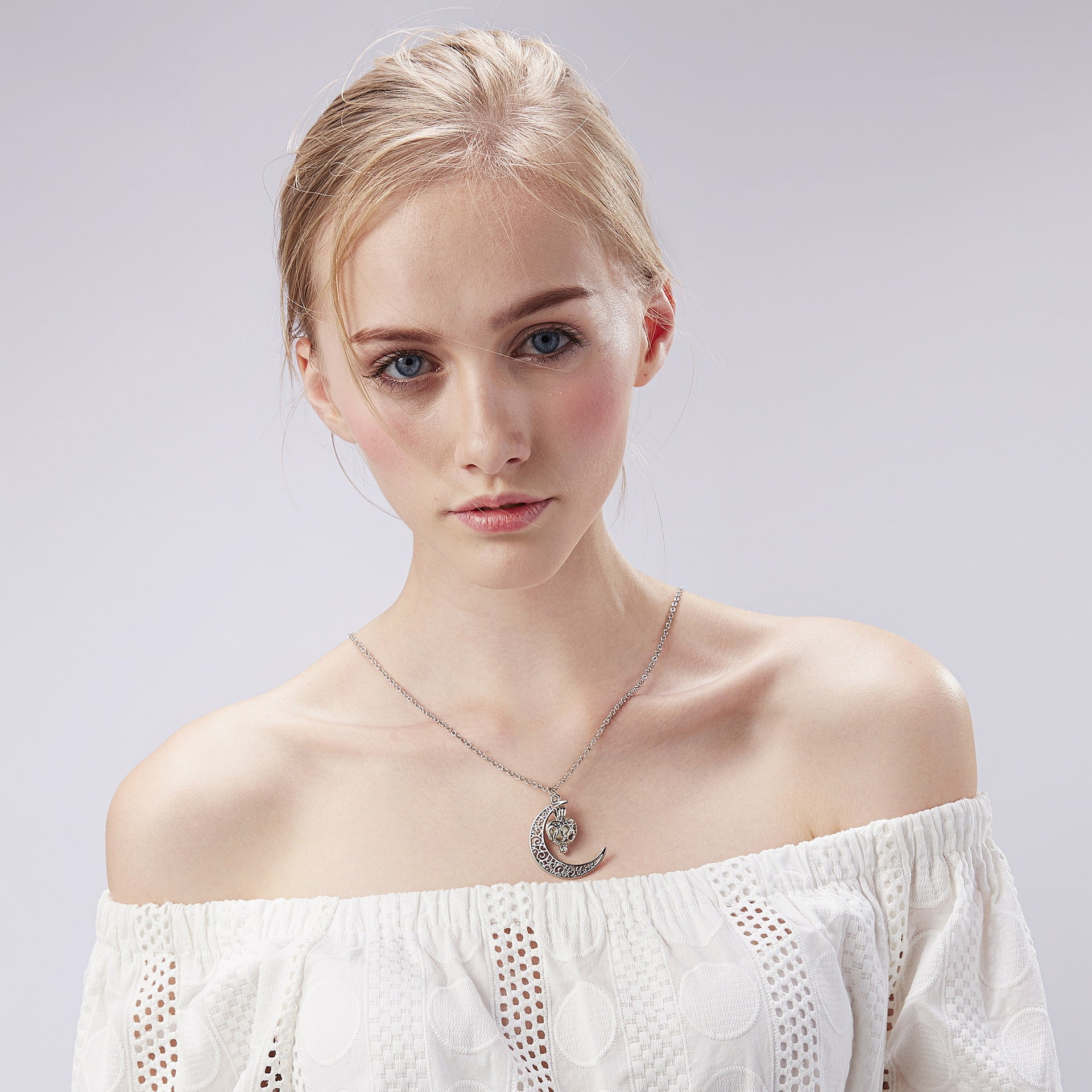 Glow‑in‑the‑Dark Hollow Pendant Necklace for Women What Else You Got?