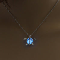 Glow-in-the-Dark Turtle Necklace – Multicolor Luminous Pendant 45 cm