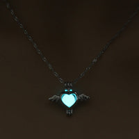Glow-in-the-Dark Angel Wing Necklace – Zinc Alloy Pendant 45 cm