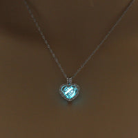 Glow-in-the-Dark ‘Best Mom’ Heart Necklace – Luminous Gift Pendant for Mothers