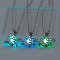 Y2K Kawaii Glow Bear Necklace – Luminous Polar Bear Pendant