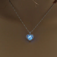Glow-in-the-Dark ‘Best Mom’ Heart Necklace – Luminous Gift Pendant for Mothers