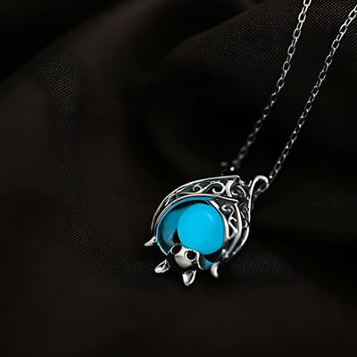 Glow-in-the-Dark Bat Necklace – Luminous Gothic Pendant for Halloween & Cosplay